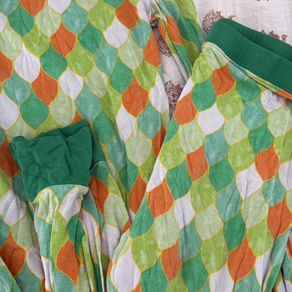 Dragon Scales Two-Piece Bamboo Viscose Pajama Set - 9/10 - Picture 6 of 6